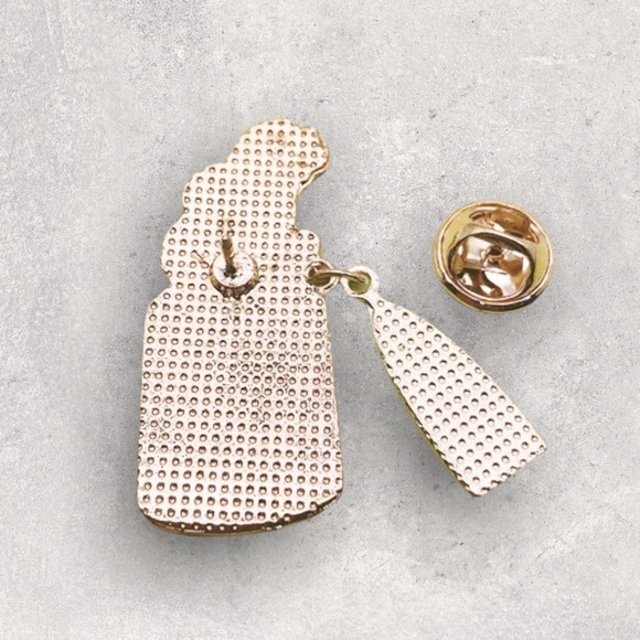 3/$18 NEW Alice In Wonderland Drink Me Bottle Enamel Pin Brooch - Picture 2 of 3